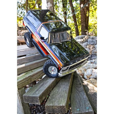 Traxxas TRX-4 Ford Bronco 1979 1:10 RTR červené