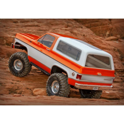 Traxxas TRX-4 Chevrolet K5 Blazer 1979 1:10 RTR červená