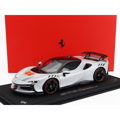 BBR MODELS FERRARI SF90 XX STRADALE 2024 - CON VETRINA - WITH SHOWCASE - BIANCO ARTICO - WHITE ORANGE BLACK 1/18