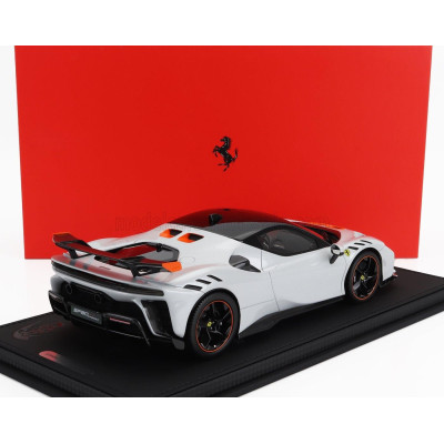 BBR MODELS FERRARI SF90 XX STRADALE 2024 - CON VETRINA - WITH SHOWCASE - BIANCO ARTICO - WHITE ORANGE BLACK 1/18