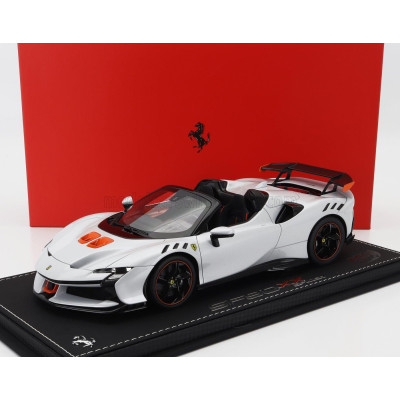 BBR MODELS FERRARI SF90 XX STRADALE SPIDER 2024 - CON VETRINA - WITH SHOWCASE - BIANCO ARTICO - WHITE MET ORANGE 1/18