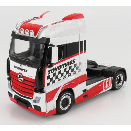 BURAGO MERCEDES BENZ ACTROS 2 GIGASPACE TRACTOR TRUCK 2-ASSI TOYO TIRES 2016 - WHITE RED 1/43