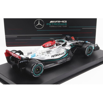 BURAGO MERCEDES GP F1 W13E TEAM MERCEDES-AMG PETRONAS F1 N 63 SEASON 2022 GEORGE RUSSELL - WITH HELMET AND PLASTIC SHOWCASE - SI