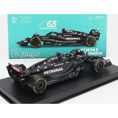 BURAGO MERCEDES GP F1 W14 TEAM MERCEDES-AMG PETRONAS FORMULA ONE N 63 SEASON 2023 GEORGE RUSSELL - CON PILOTA E VETRINA - WITH P