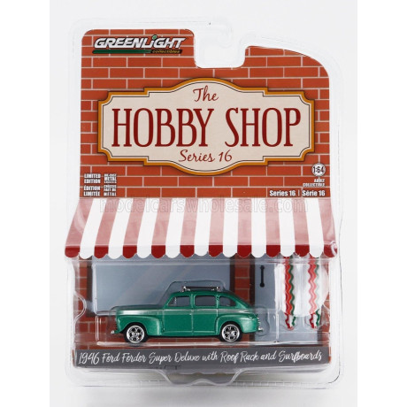 GREENLIGHT FORD USA FORDOR SUPER DELUXE WITH SURFBOARD 1946 - GREEN 1/64