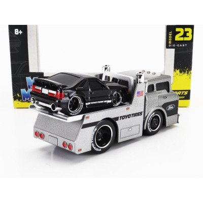 MAISTO FORD USA C600 FLATBED TRUCK CAR TRANSPORTER WITH MUSTANG SVT COBRA COUPE TOYO TIRES CUSTOM 1993 - SILVER BLACK 1/64