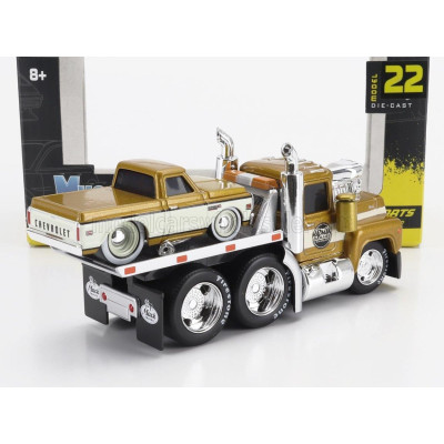 MAISTO MACK R685ST FLATBED TRUCK CAR TRANSPORTER WITH CHEVROLET C-10 PICK-UP CUSTOM 1972 - GOLD WHITE 1/64