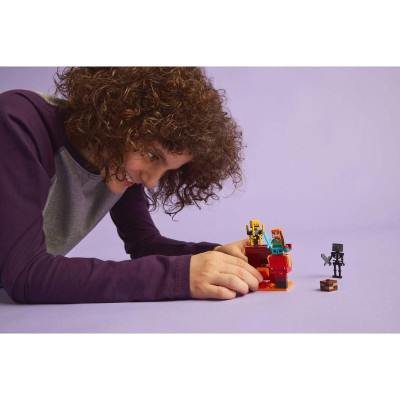 LEGO Minecraft - Lávová bitva v Netheru