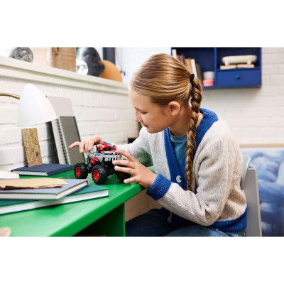 LEGO Technic - Monster Jam™ ThunderROARus™ s natahovacím motorem