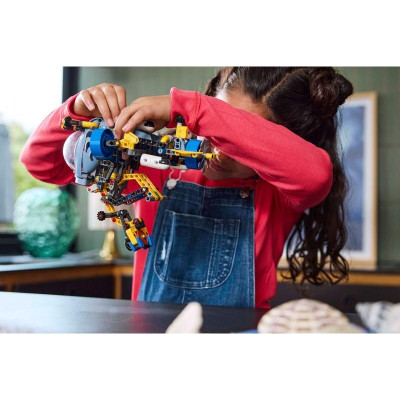 LEGO Technic - Hlubinná výzkumná ponorka