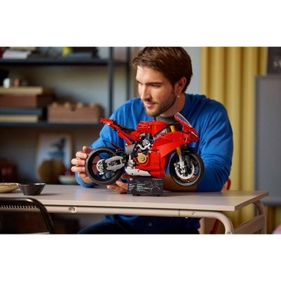 LEGO Technic - Motorka Ducati Panigale V4 S