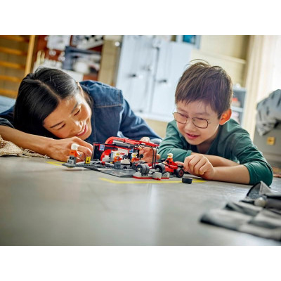 LEGO City - Zastávka v boxech F1® a personál s vozem Ferrari