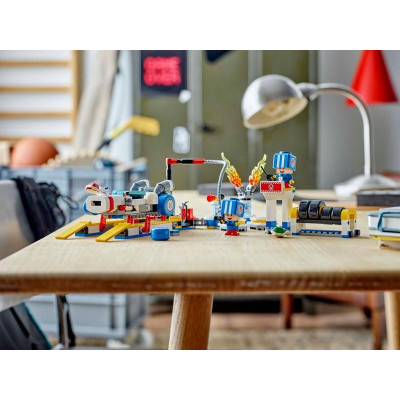 LEGO Super Mario - Mario Kart™ – Toad a jeho garáž