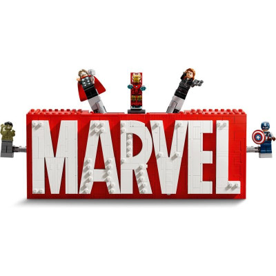 LEGO Marvel - Logo MARVEL a minifigurky
