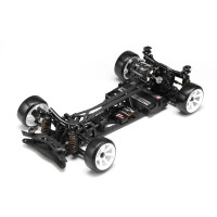 Kifejezetten hátsókerék-meghajtású / kétkerék-meghajtású drifthez tervezett alváz karbon alvázlemezekkel és válogatott alumínium alkatrészekkel. Alvázkészlet elektronika, kerekek és karosszéria nélkül.