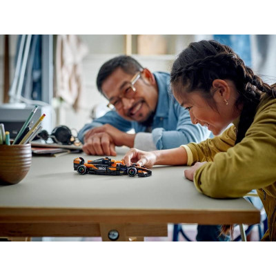 LEGO Speed Champions - Závodní auto McLaren F1® Team MCL38