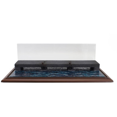 ATLANTIC VETRINA DISPLAY BOX DIORAMA BASE PORTO Lungh.LENGHT cm 57.0 X Largh.WIDTH cm 30.0 X Alt.HEIGHT cm 2.5 - HARBOUR BASE -