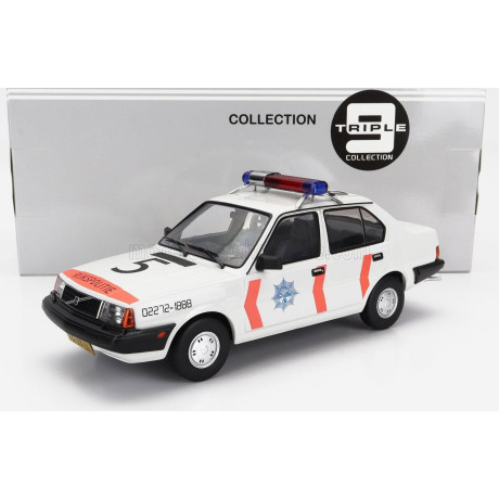 TRIPLE9 VOLVO 340 DL DUTCH POLICE RIJKSPOLITIE 1987 - WHITE ORANGE 1/18