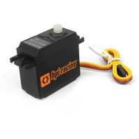 Szervó műanyag fogaskerekekkel. Tolóerő 6,5 kg/cm, sebesség 0,11s/60st 6,0 V-on, üzemi feszültség 4,8-6 V. 25 fogazás, vízálló.