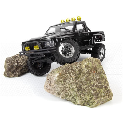 Venture18 1985 Toyota Hilux SR5 - černý