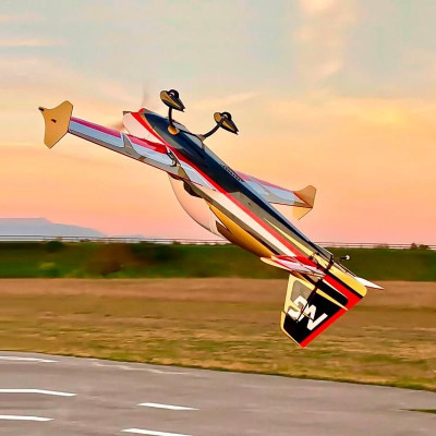 67" Extra NG ARF - červená 1,7m