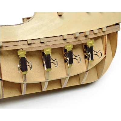 AMATI Svěrka na plaňkování (12)