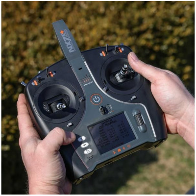 Spektrum NX7e+ DSMX 14 kanálů Black Edition