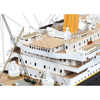 AMATI R.M.S. Titanic 1:250 kit (verze 2025)
