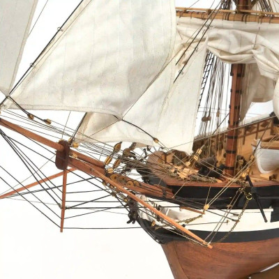 HMS Beagle 1:60