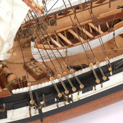 HMS Beagle 1:60