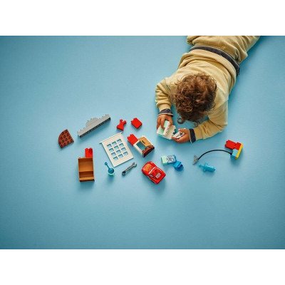 LEGO DUPLO - McQueen a návštěva v garáži doktora Hudsona