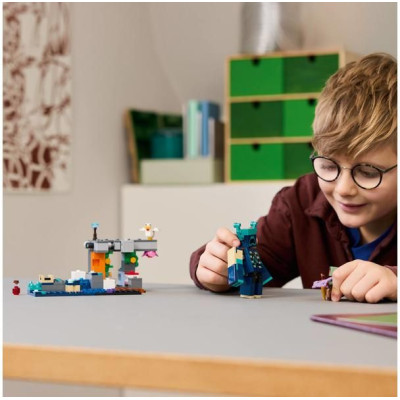 LEGO Minecraft - Setkání se Strážcem