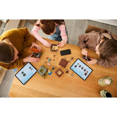 LEGO Minecraft - Základna plenitelů a Ničitel