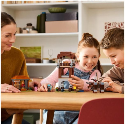 LEGO Minecraft - Základna plenitelů a Ničitel