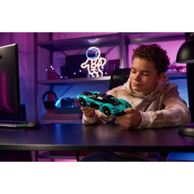 LEGO Technic - Aston Martin Valkyrie