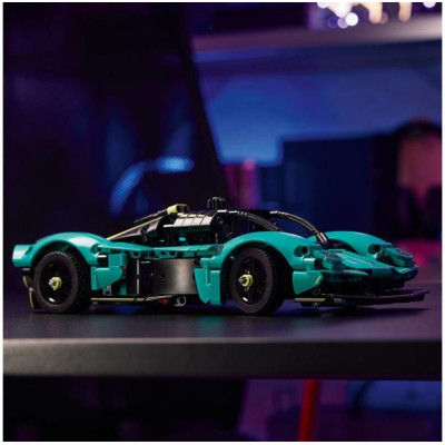 LEGO Technic - Aston Martin Valkyrie
