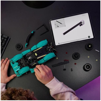 LEGO Technic - Aston Martin Valkyrie