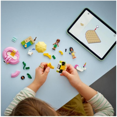 LEGO Friends - Zábava u bazénu s jednorožcem a plameňákem