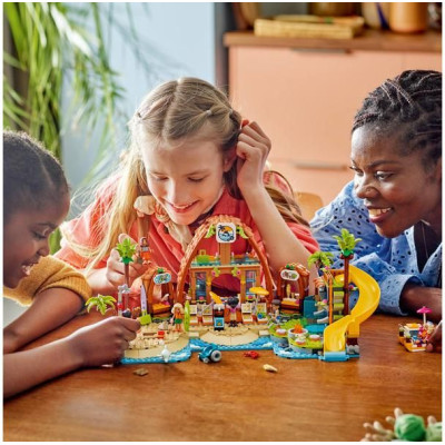 LEGO Friends - Rodinná dovolená u pláže