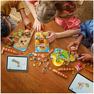 LEGO Friends - Rodinná dovolená u pláže