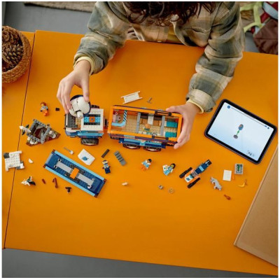 LEGO City - Nákladní auto s laboratoří pro průzkumníky Arktidy