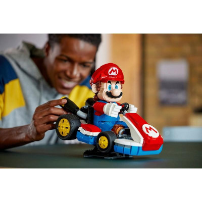 LEGO Super Mario - Mario Kart™: Mario a Standard Kart
