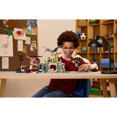 LEGO Jurassic World - Letecká mise se spinosaurem a quetzalcoatlem