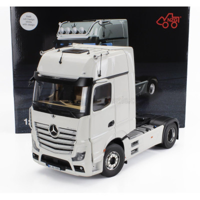 NZG MERCEDES BENZ ACTROS L 1863 GIGASPACE 4x2 TRACTOR TRUCK 2-ASSI 2023 - WHITE 1/18