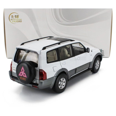 SUN STAR MITSUBISHI PAJERO 3.5L V6 V73 2006 - WHITE GREY 1/18