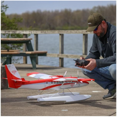 E-flite DHC-6 Twin Otter 1.4m AS3X+ SAFE Select BNF Basic, plováky
