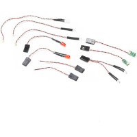 Airbus A320neo 1,5 m-es távirányítású modellrepülőgép alkatrésze: LED-es világítókészlet. Tartalmazza az orrfutómű LED-jét (fehér), 2 db főfutómű LED-jét (fehér), a törzs farokrészének LED-jét (fehér), 2 db törzs felső farokrészének LED-jét (piros), 2 db szárnyak LED-jét (zöld, piros), 2 db burkolatot.