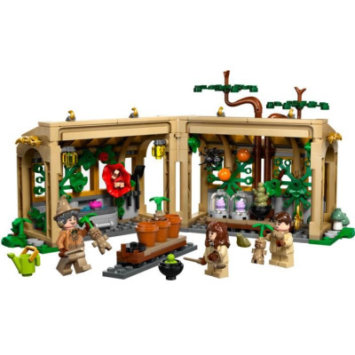 LEGO Harry Potter - Roxfort kastély: Gyógynövénytan óra