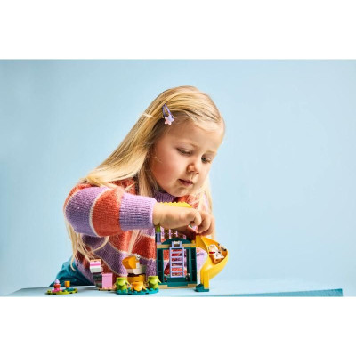 LEGO Bluey - Bluey, Chloe a zábava na hřišti