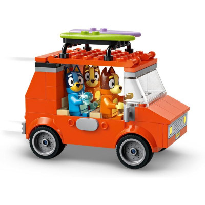 LEGO Bluey - Bluey a rodinný výlet autem na pláž
